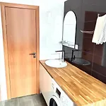 Brivibas Center شقة